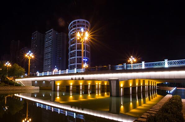 天橋照明亮化工程設(shè)計(jì)，點(diǎn)綴城市夜景燈光