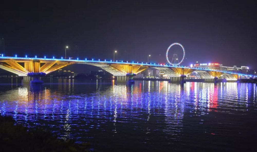 商業(yè)建筑亮化設(shè)計的核心要素是什么？